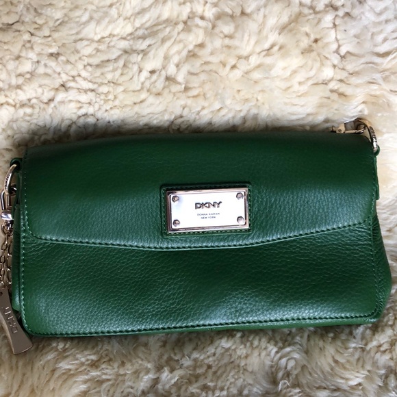 Green leather DKNY bag with gold hardware - Picture 3 of 8